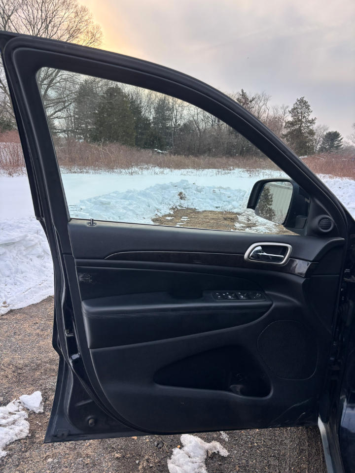 Jeep Grand Cherokee 4WD 4dr Laredo 2011