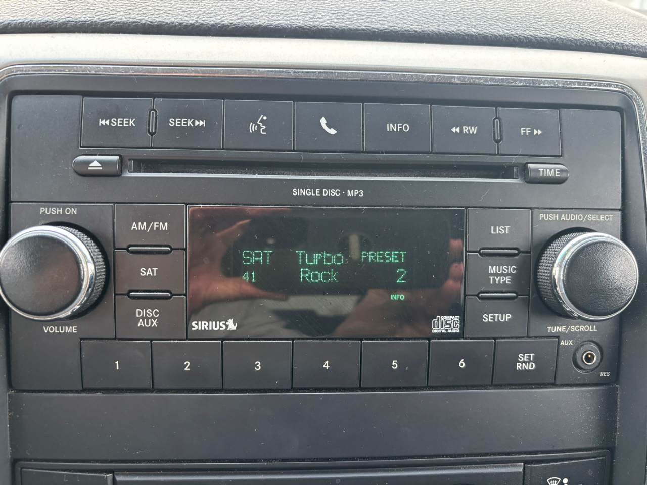 Jeep Grand Cherokee 4WD 4dr Laredo 2011