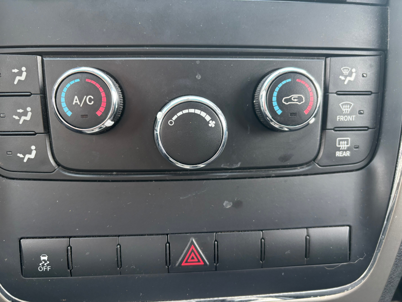 Jeep Grand Cherokee 4WD 4dr Laredo 2011