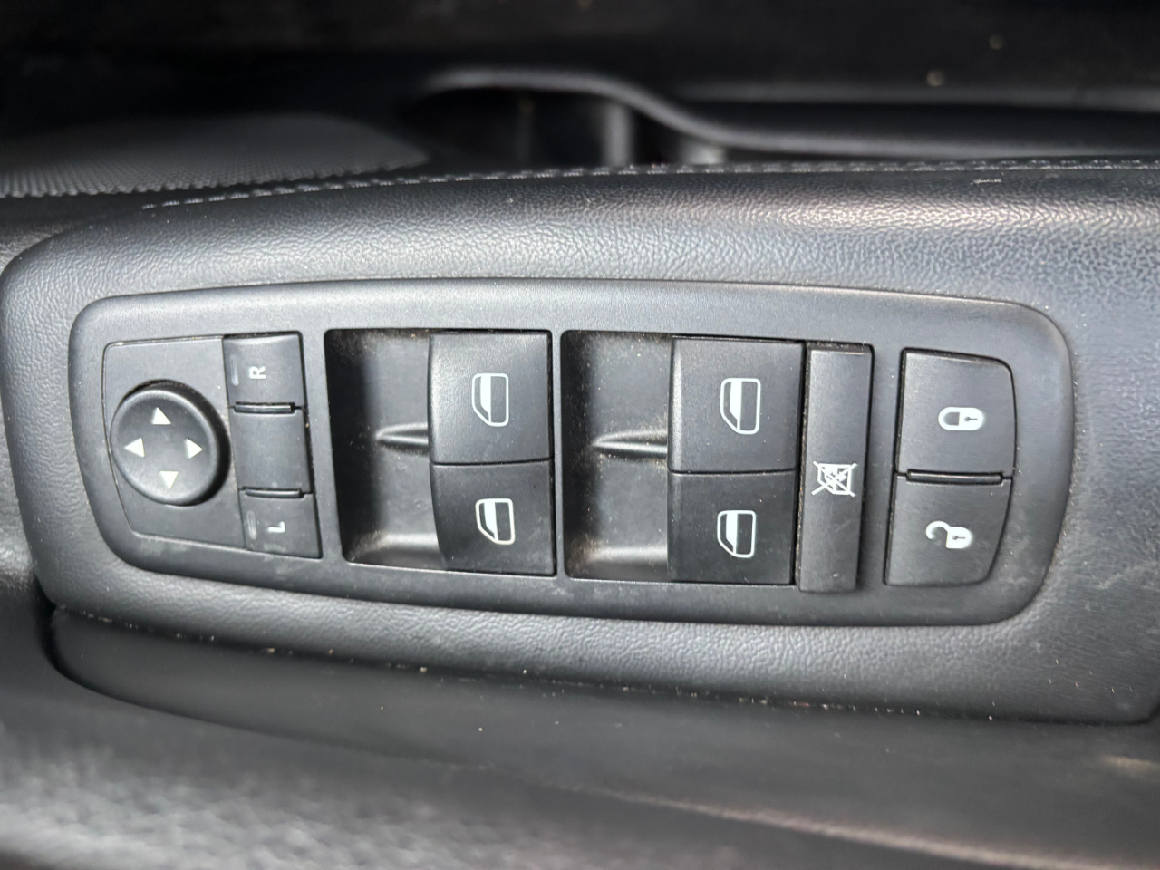 Jeep Grand Cherokee 4WD 4dr Laredo 2011