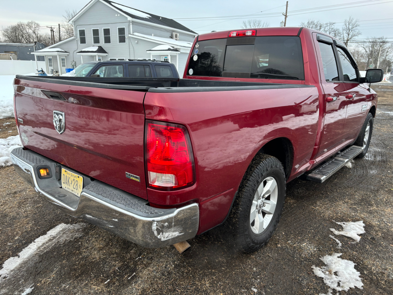 RAM 1500 2WD Quad Cab 140.5" SLT 2015