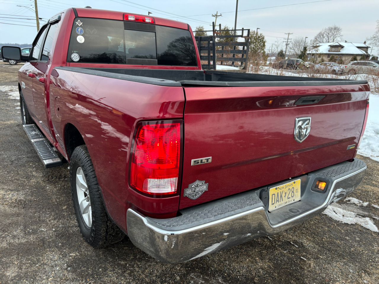 RAM 1500 2WD Quad Cab 140.5" SLT 2015