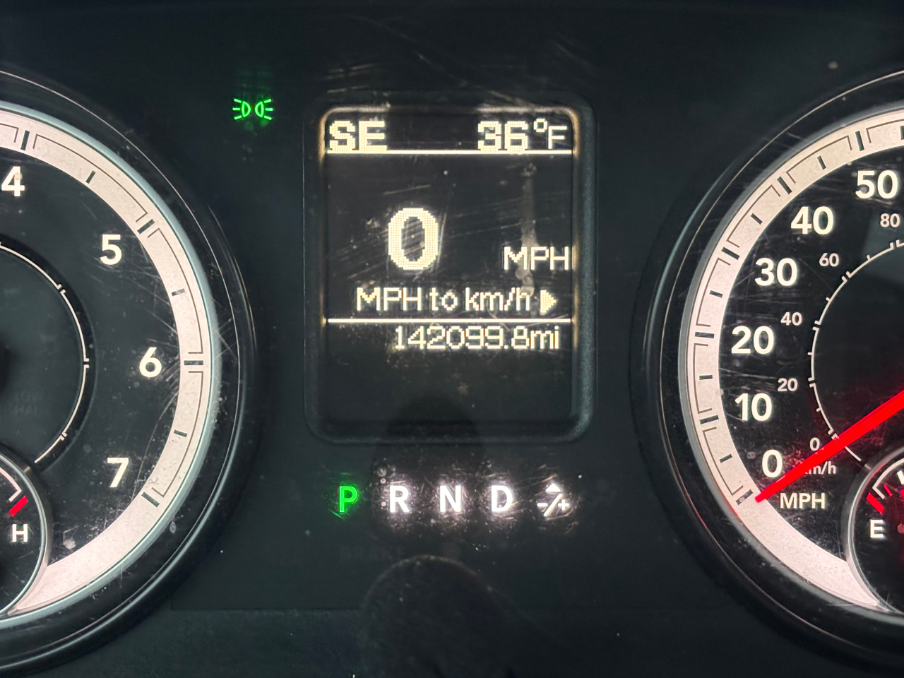 RAM 1500 2WD Quad Cab 140.5" SLT 2015