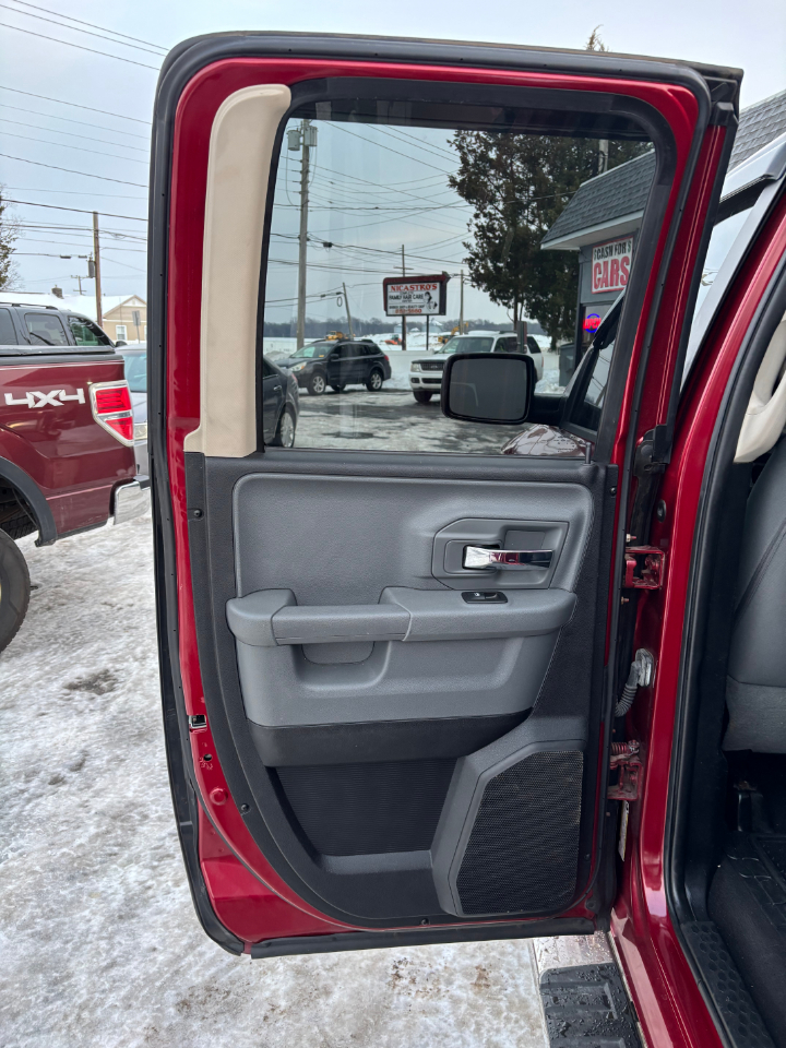 RAM 1500 2WD Quad Cab 140.5" SLT 2015