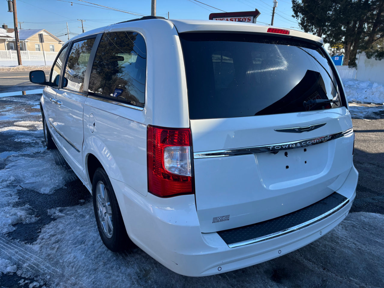 Chrysler Town & Country 4dr Wgn Touring 2011