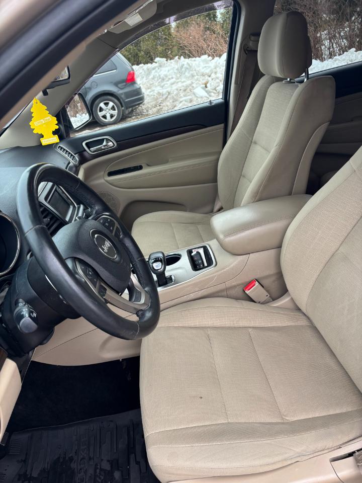 Jeep Grand Cherokee 4WD 4dr Laredo 2015