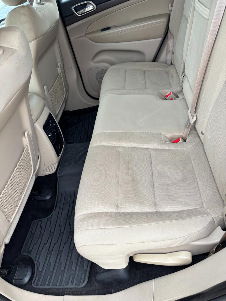 Jeep Grand Cherokee 4WD 4dr Laredo 2015