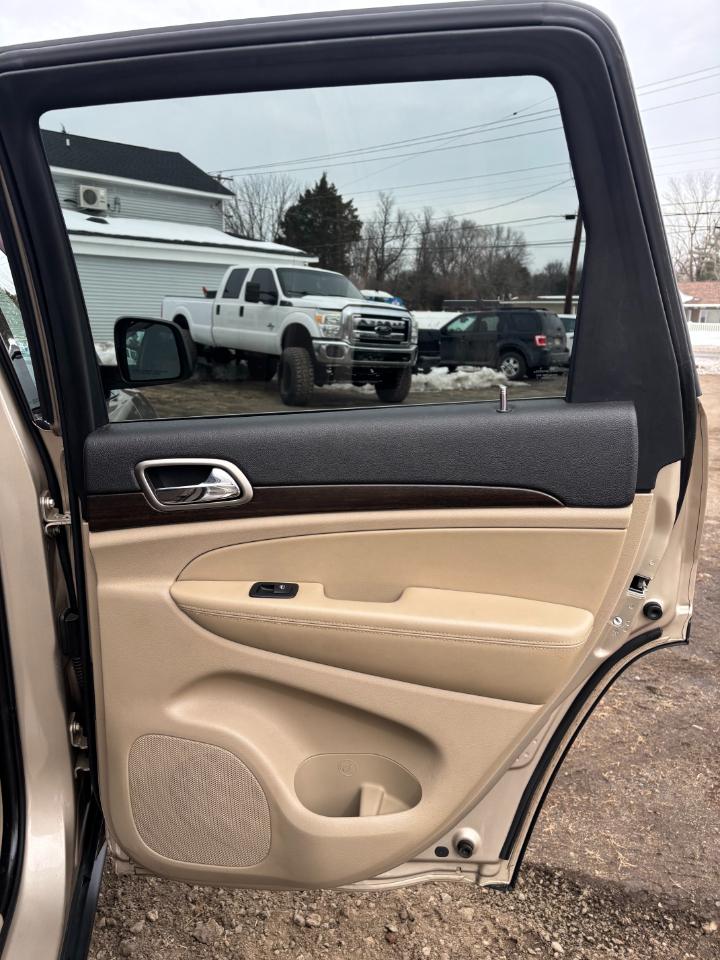 Jeep Grand Cherokee 4WD 4dr Laredo 2015