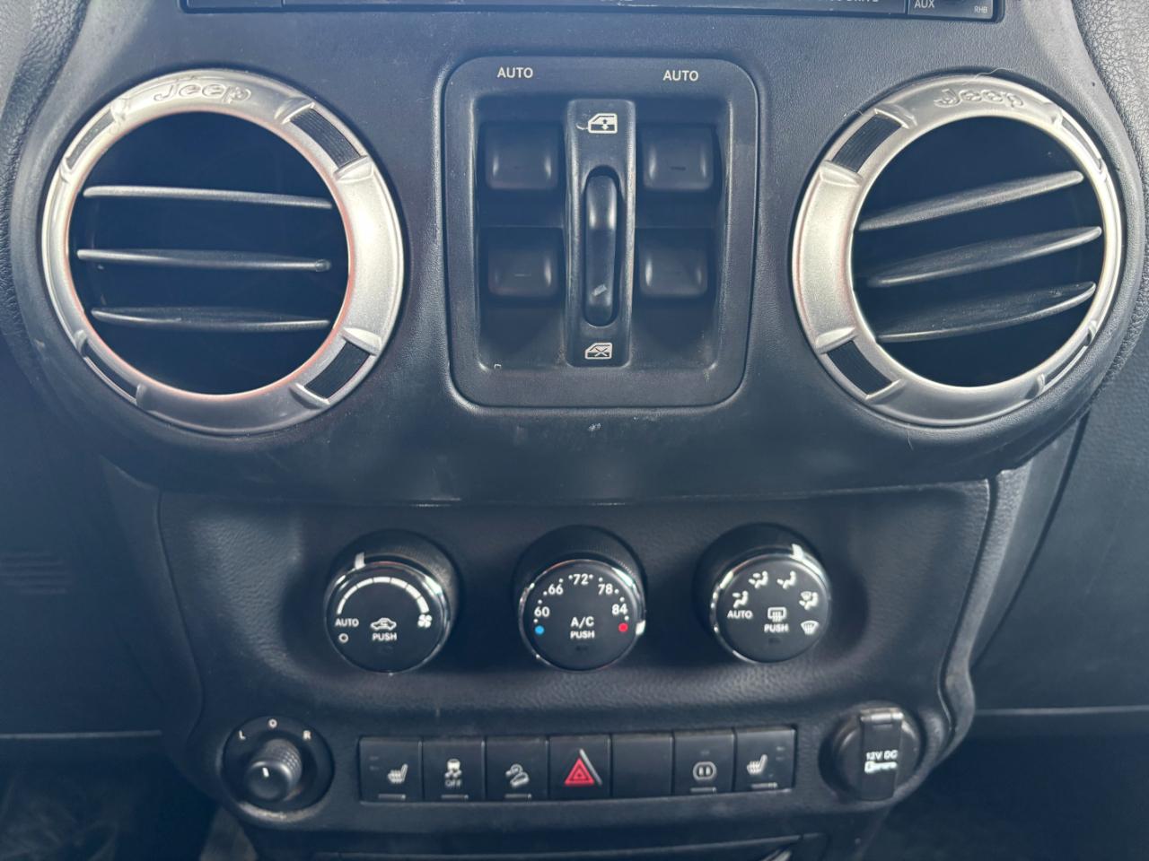 Jeep Wrangler Unlimited Sahara 4x4 2012