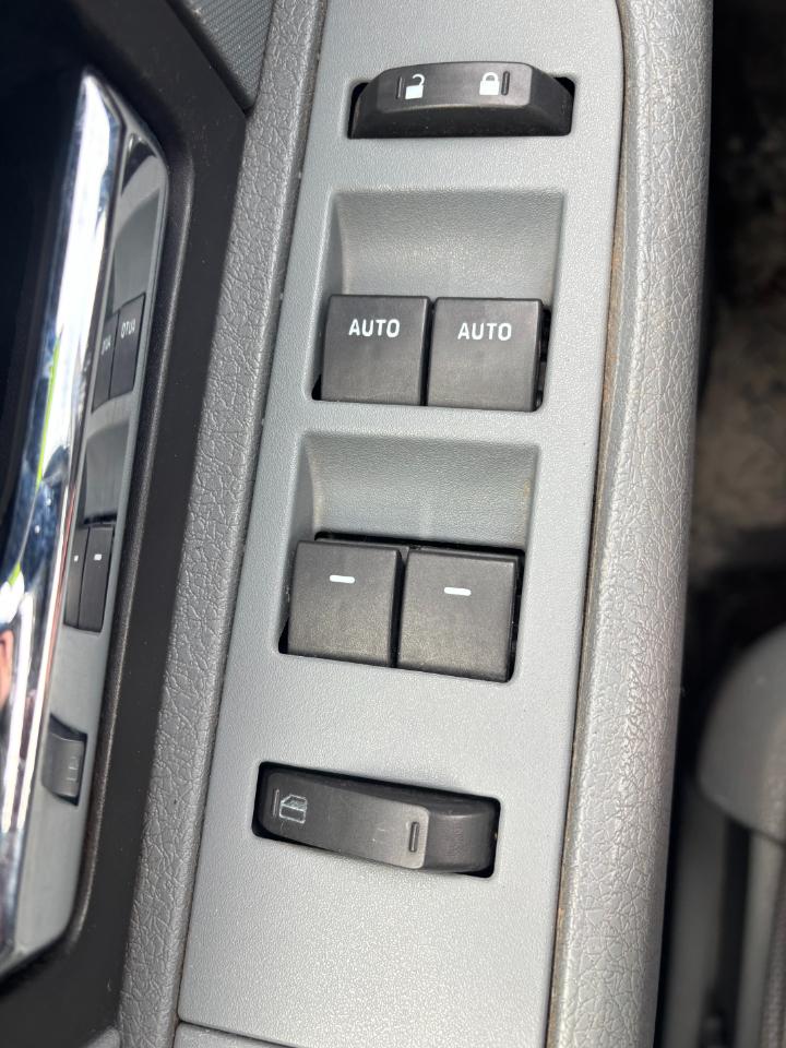 Ford F-150 Lariat SuperCrew 4WD 2012