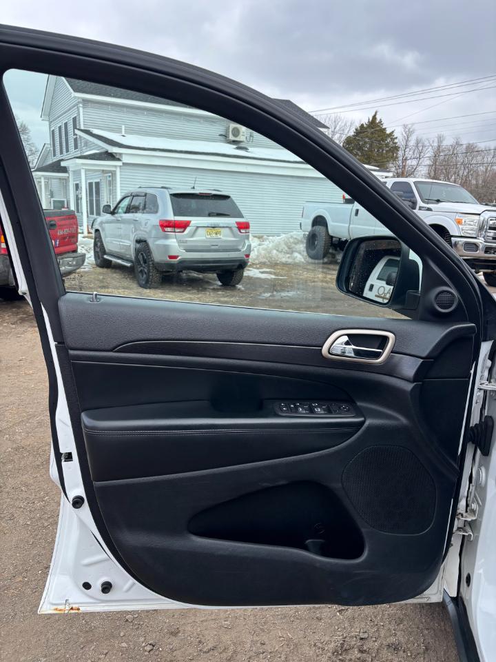 Jeep Grand Cherokee Laredo 2014