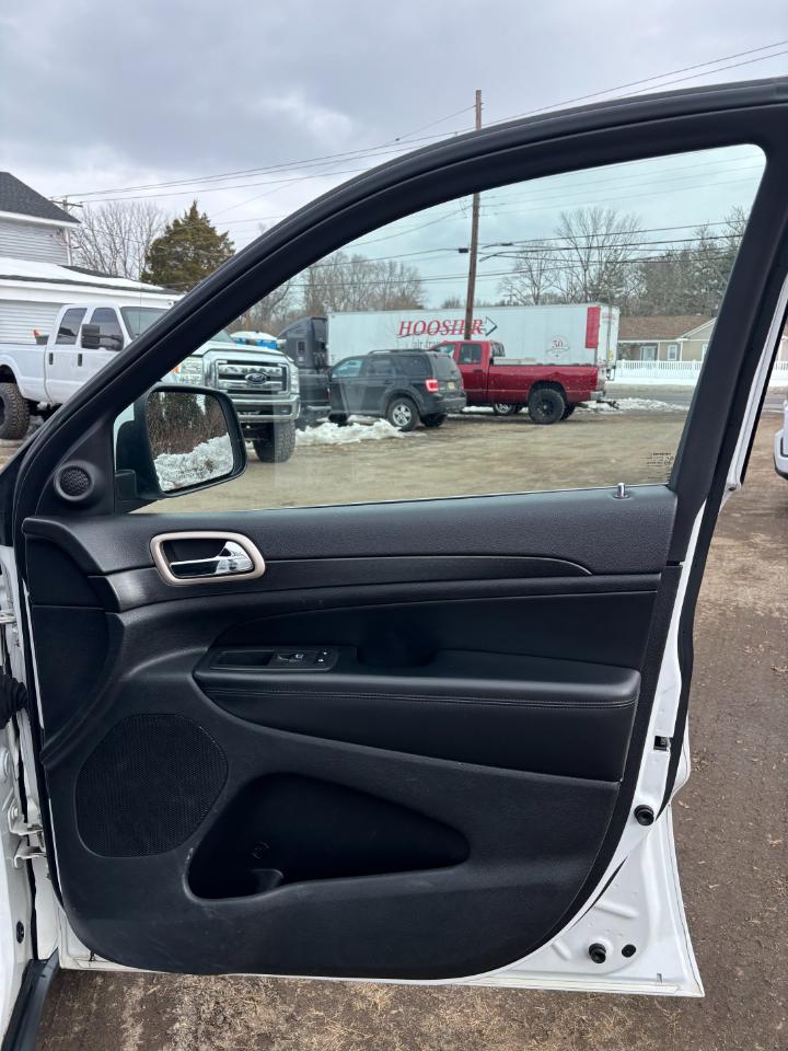 Jeep Grand Cherokee Laredo 2014