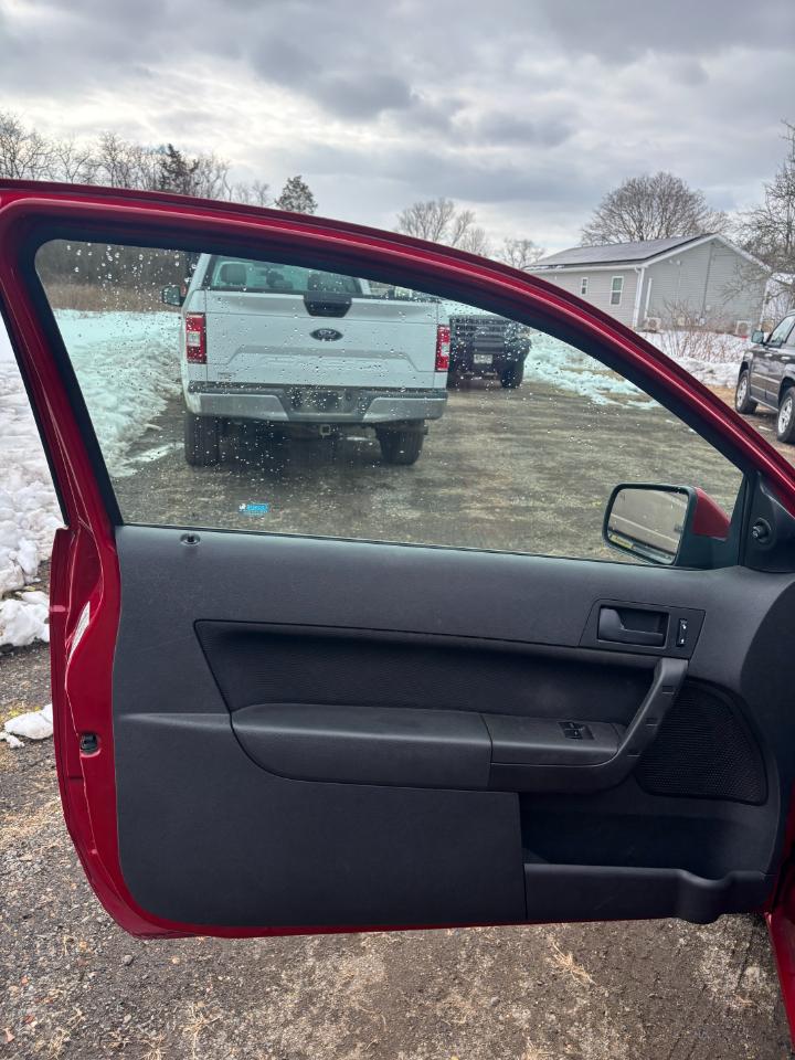 Ford Focus SE Coupe 2009