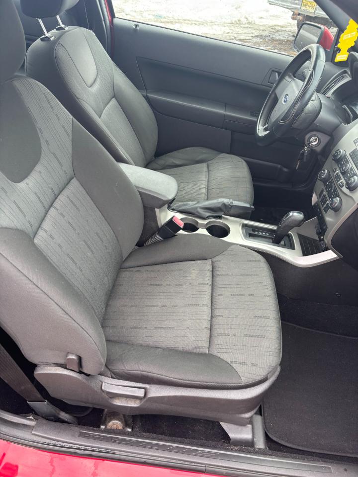 Ford Focus SE Coupe 2009