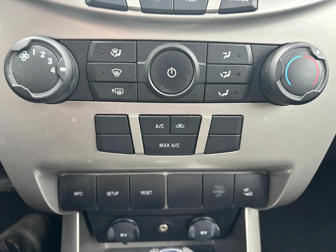 Ford Focus SE Coupe 2009