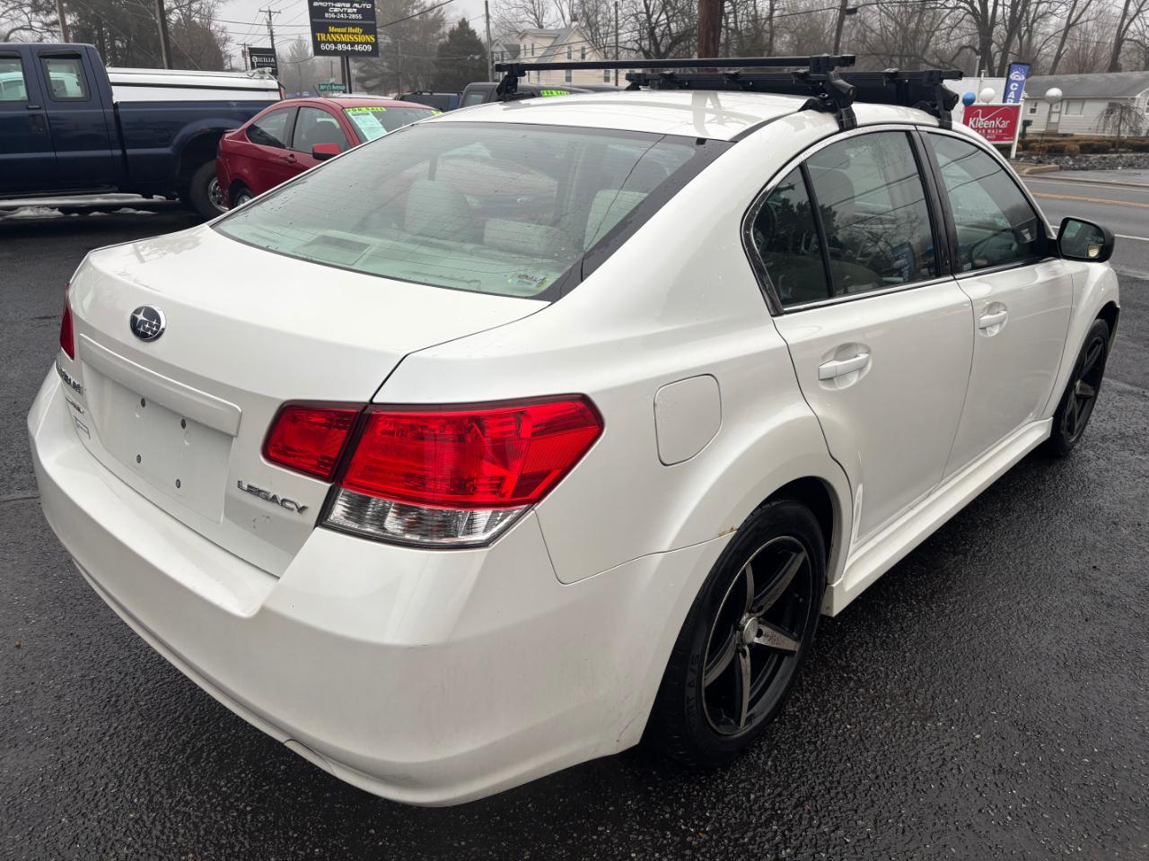 Subaru Legacy 4dr Sdn H4 Man 2.5i 2013