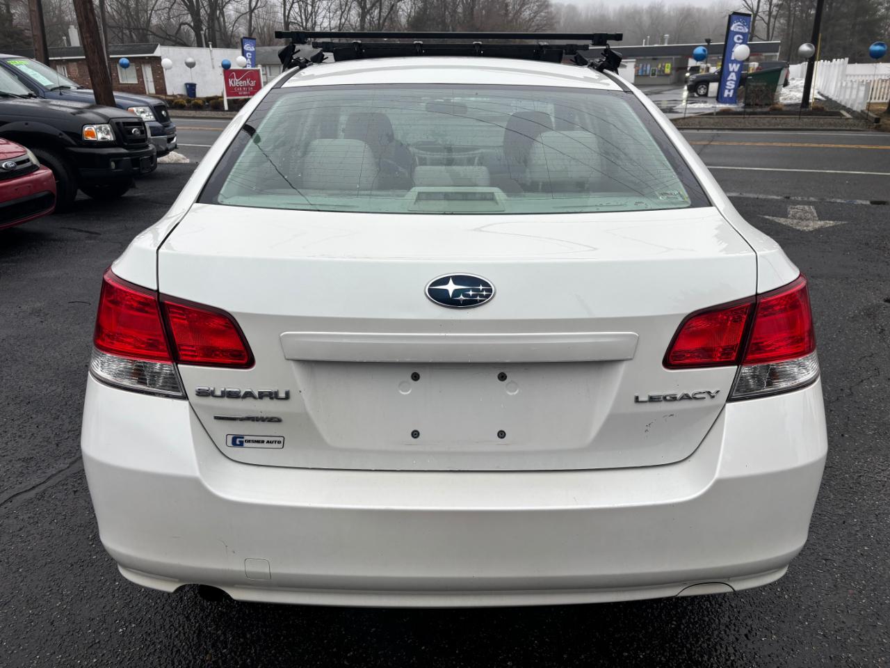 Subaru Legacy 4dr Sdn H4 Man 2.5i 2013