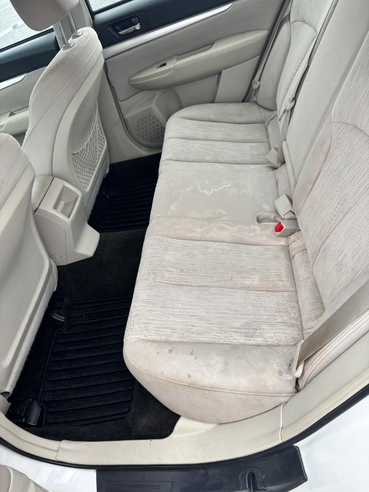 Subaru Legacy 4dr Sdn H4 Man 2.5i 2013