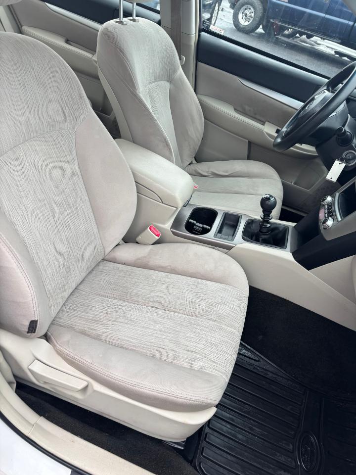 Subaru Legacy 4dr Sdn H4 Man 2.5i 2013