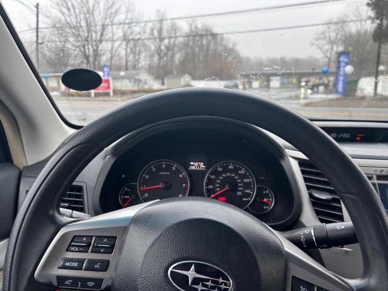 Subaru Legacy 4dr Sdn H4 Man 2.5i 2013