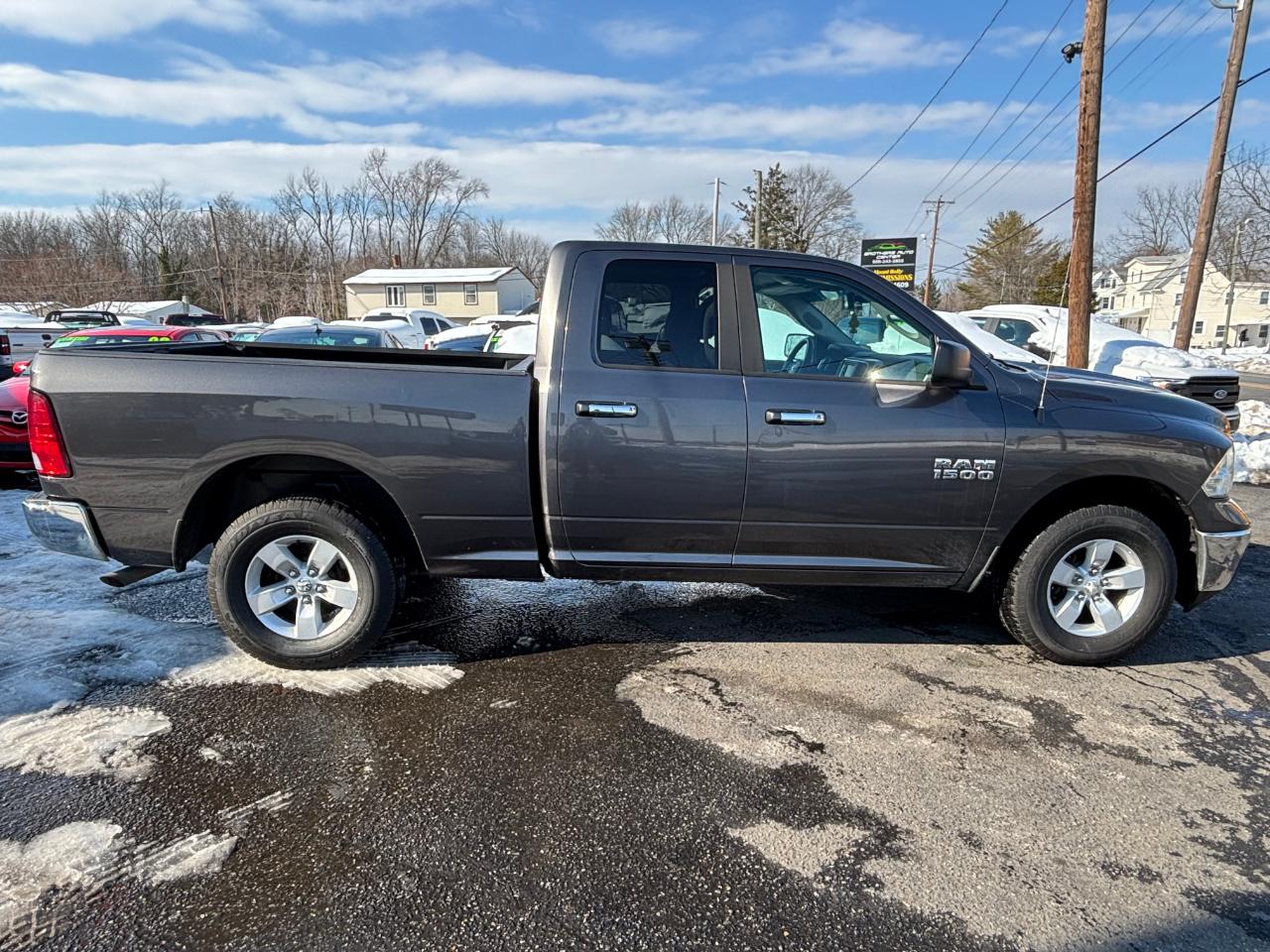 RAM 1500 SLT Quad Cab 2015