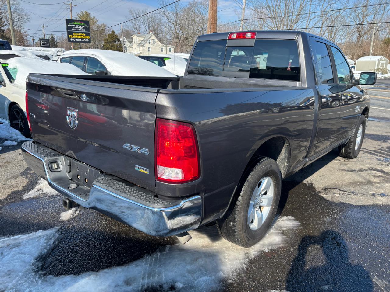 RAM 1500 SLT Quad Cab 2015