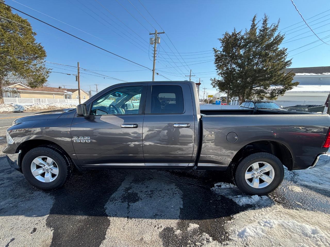 RAM 1500 SLT Quad Cab 2015