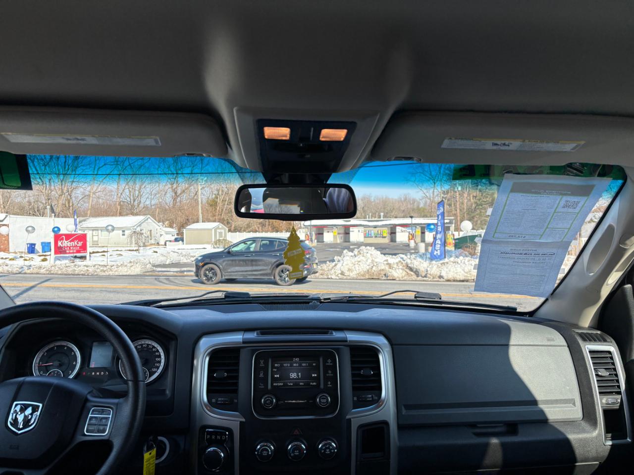 RAM 1500 SLT Quad Cab 2015