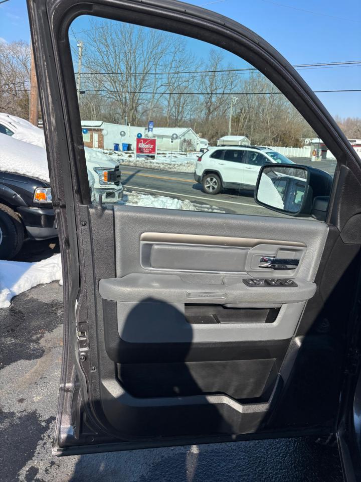 RAM 1500 SLT Quad Cab 2015