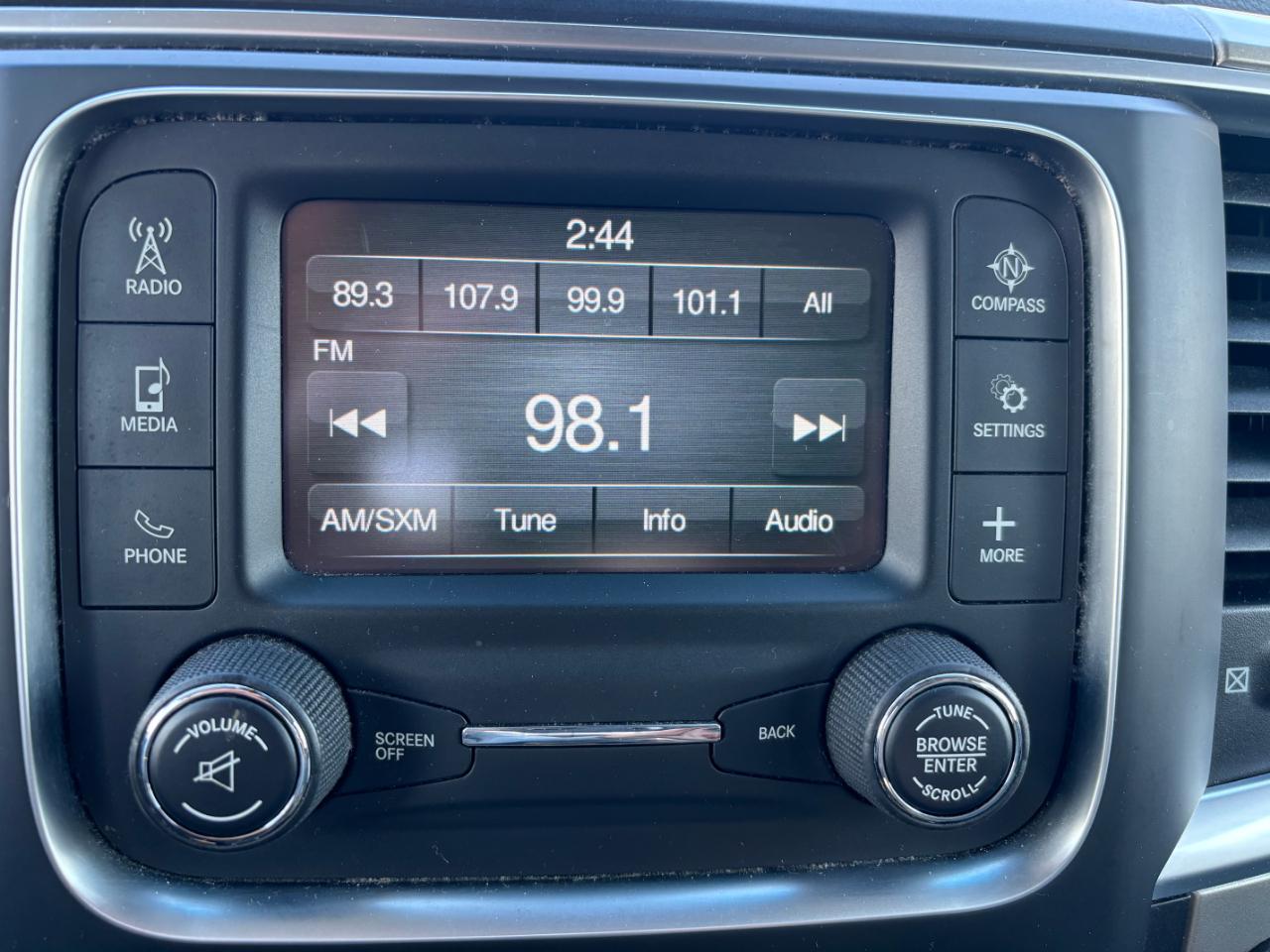 RAM 1500 SLT Quad Cab 2015