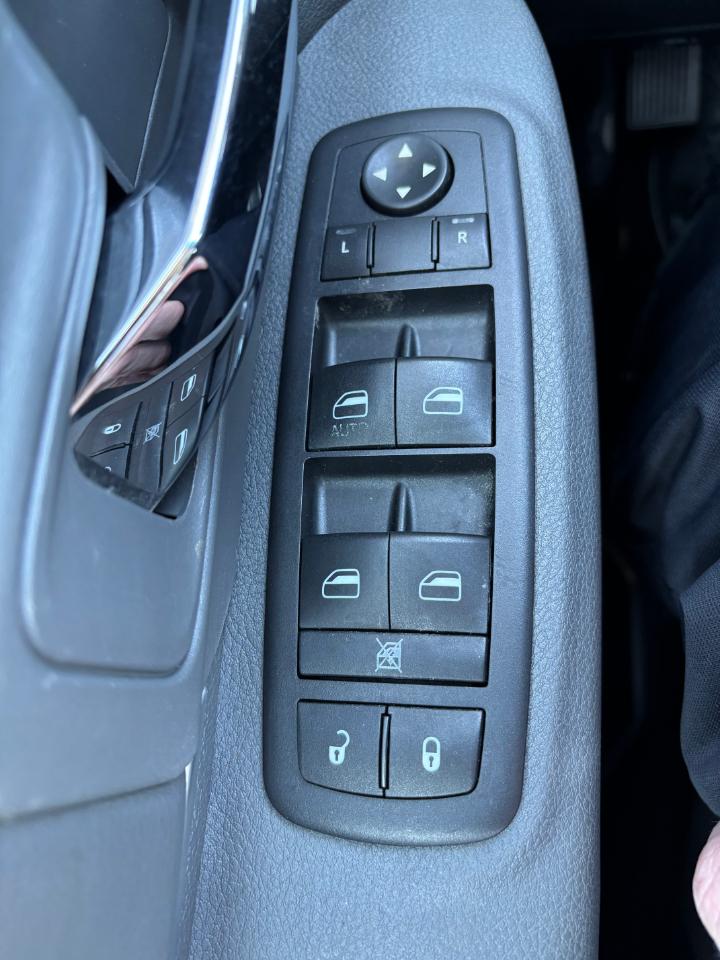 RAM 1500 SLT Quad Cab 2015