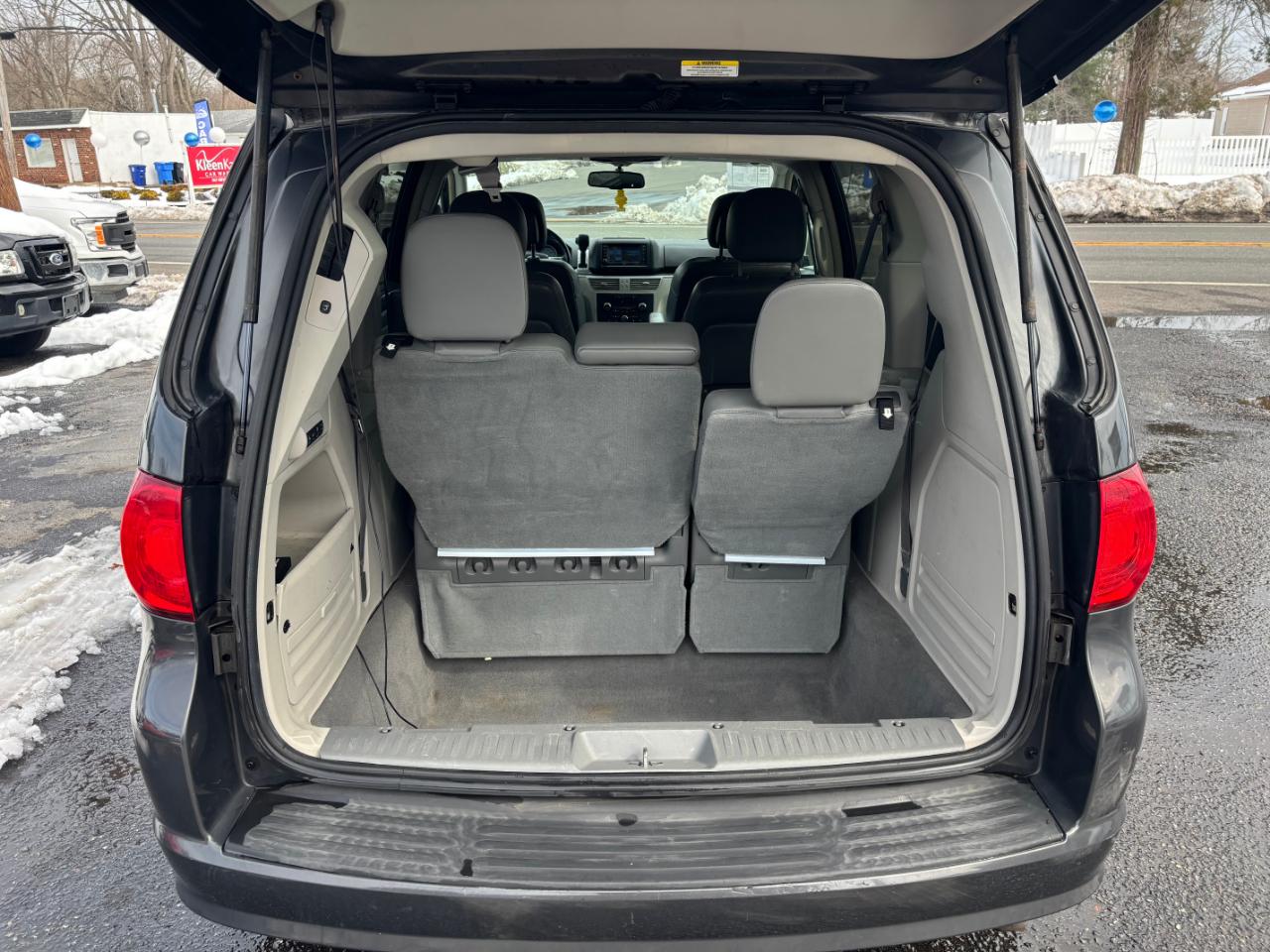 Volkswagen Routan SEL 2011
