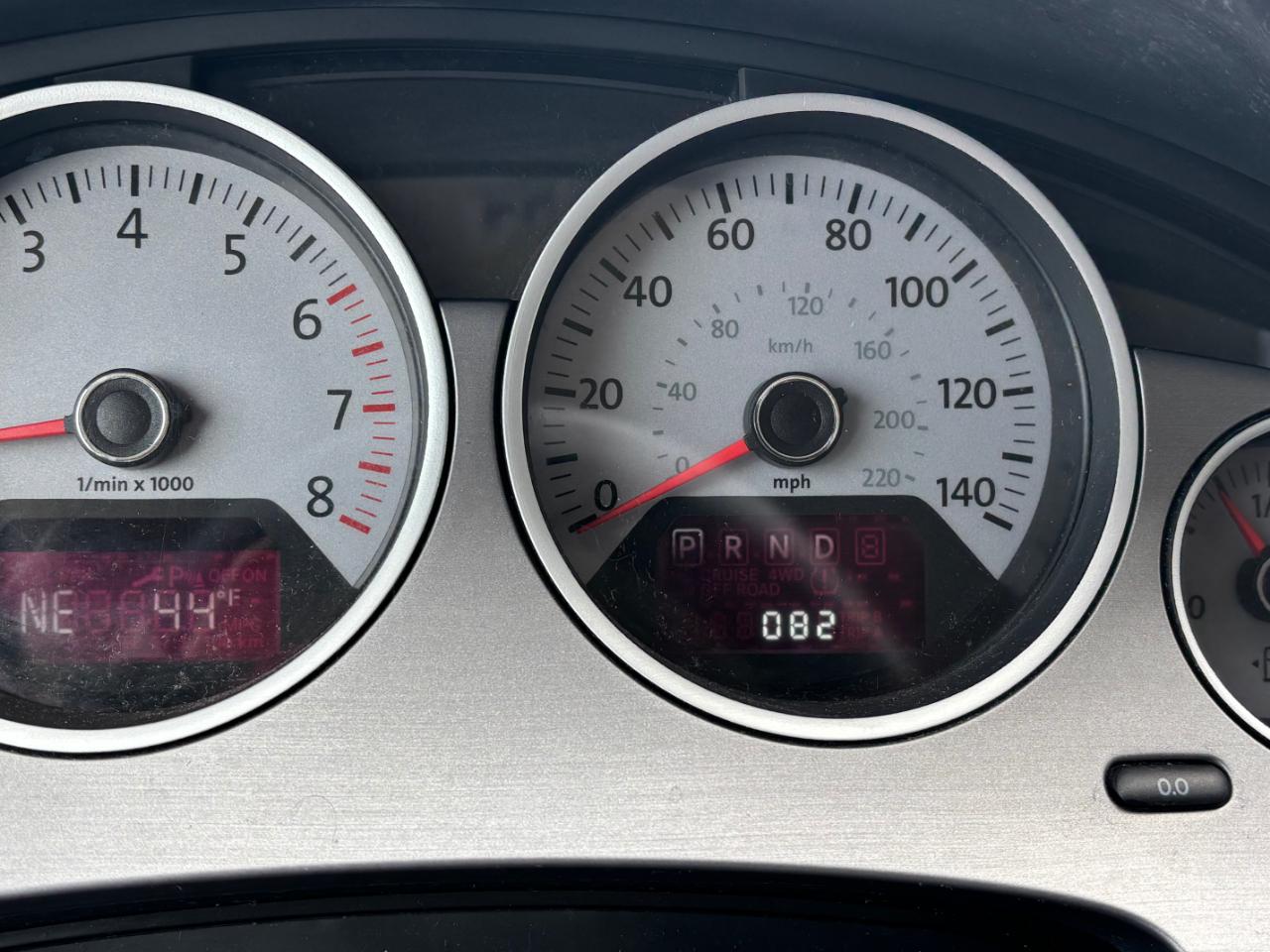 Volkswagen Routan SEL 2011