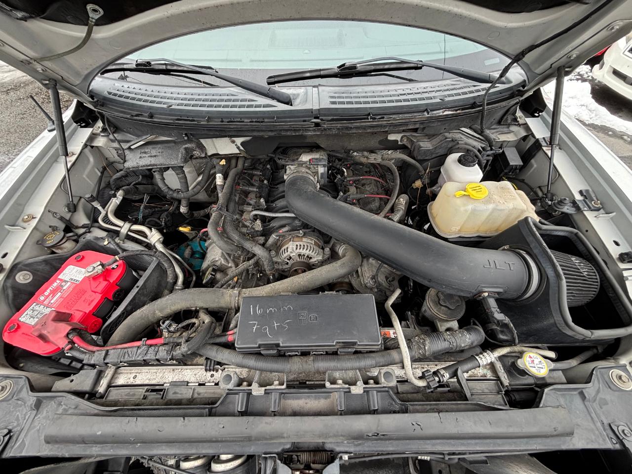 Ford F-150 4WD SuperCrew 145" SVT Raptor 2011