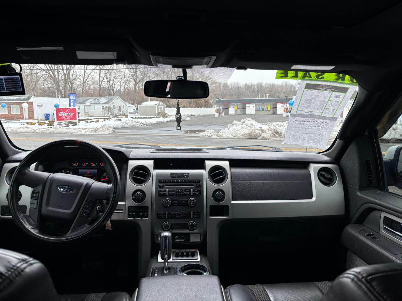 Ford F-150 4WD SuperCrew 145" SVT Raptor 2011