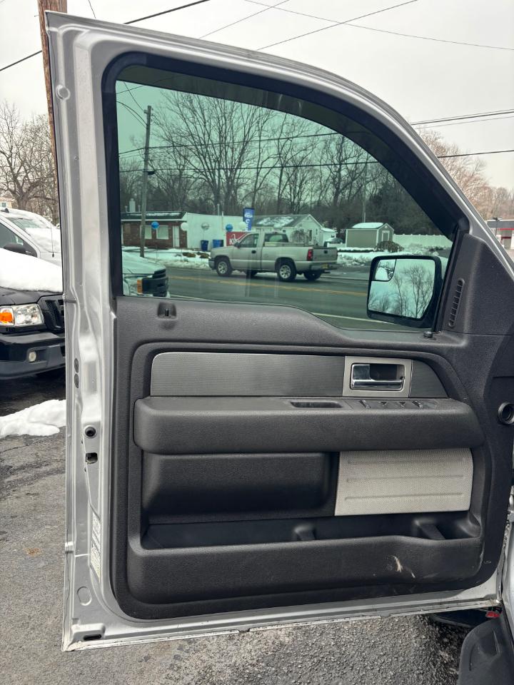 Ford F-150 4WD SuperCrew 145" SVT Raptor 2011