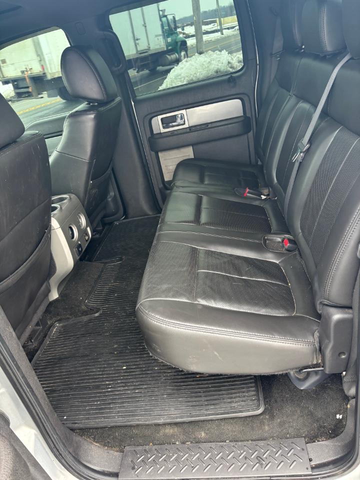 Ford F-150 4WD SuperCrew 145" SVT Raptor 2011