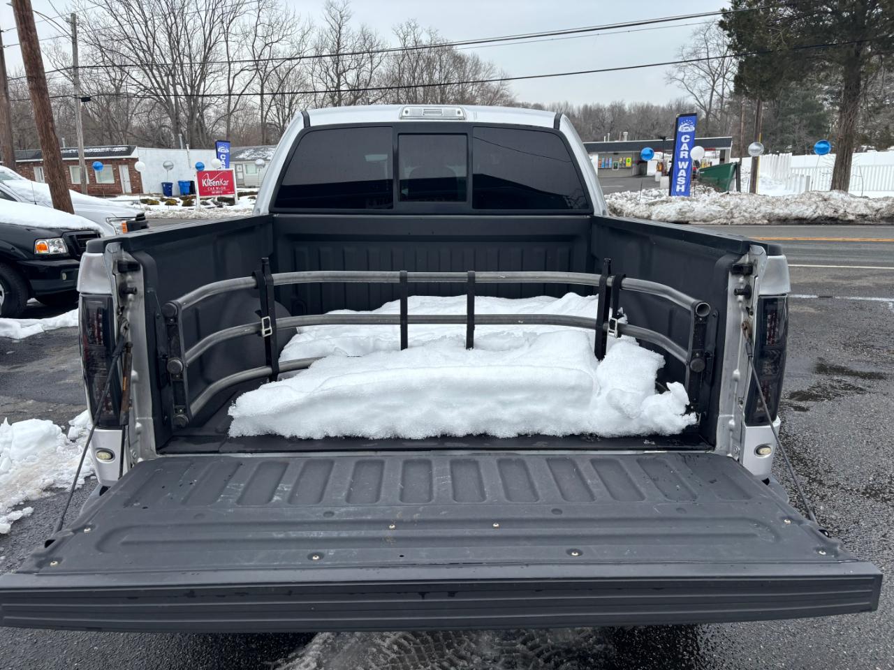 Ford F-150 4WD SuperCrew 145" SVT Raptor 2011