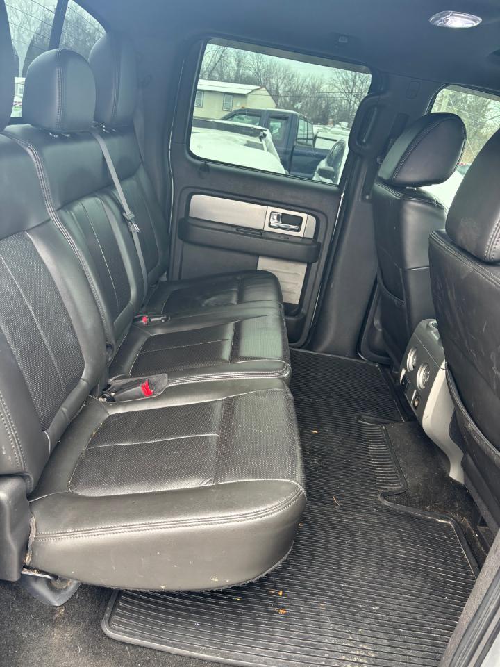 Ford F-150 4WD SuperCrew 145" SVT Raptor 2011