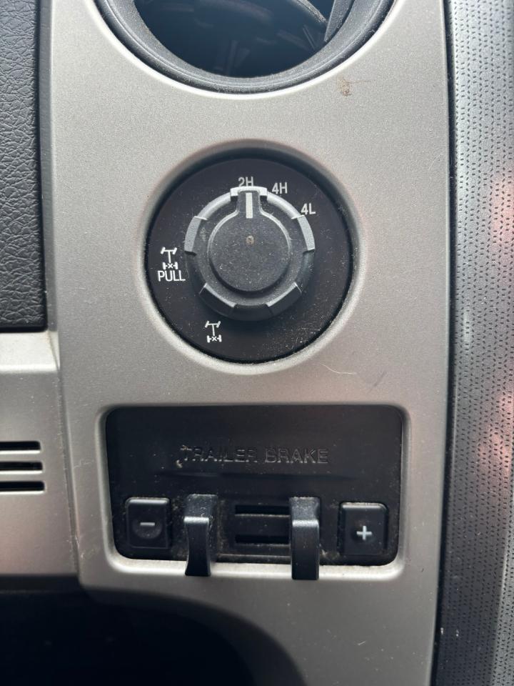 Ford F-150 4WD SuperCrew 145" SVT Raptor 2011