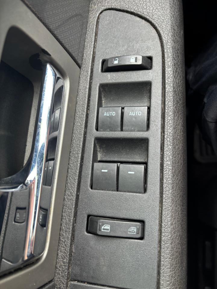 Ford F-150 4WD SuperCrew 145" SVT Raptor 2011