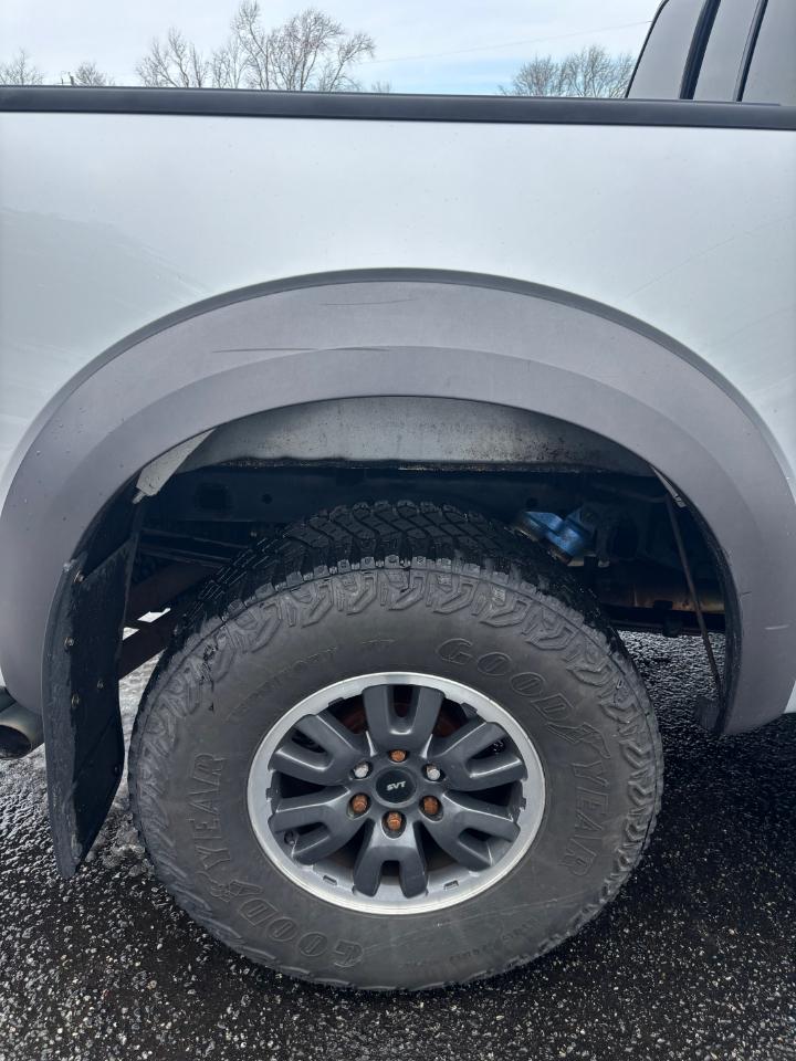 Ford F-150 4WD SuperCrew 145" SVT Raptor 2011