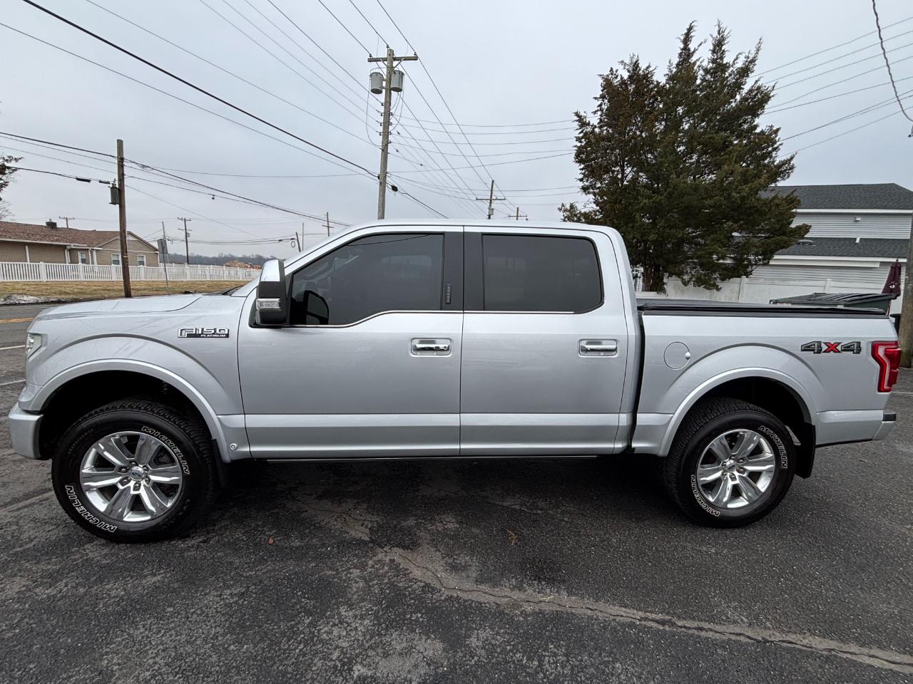 Ford F-150 4WD SuperCrew 145" Platinum 2015