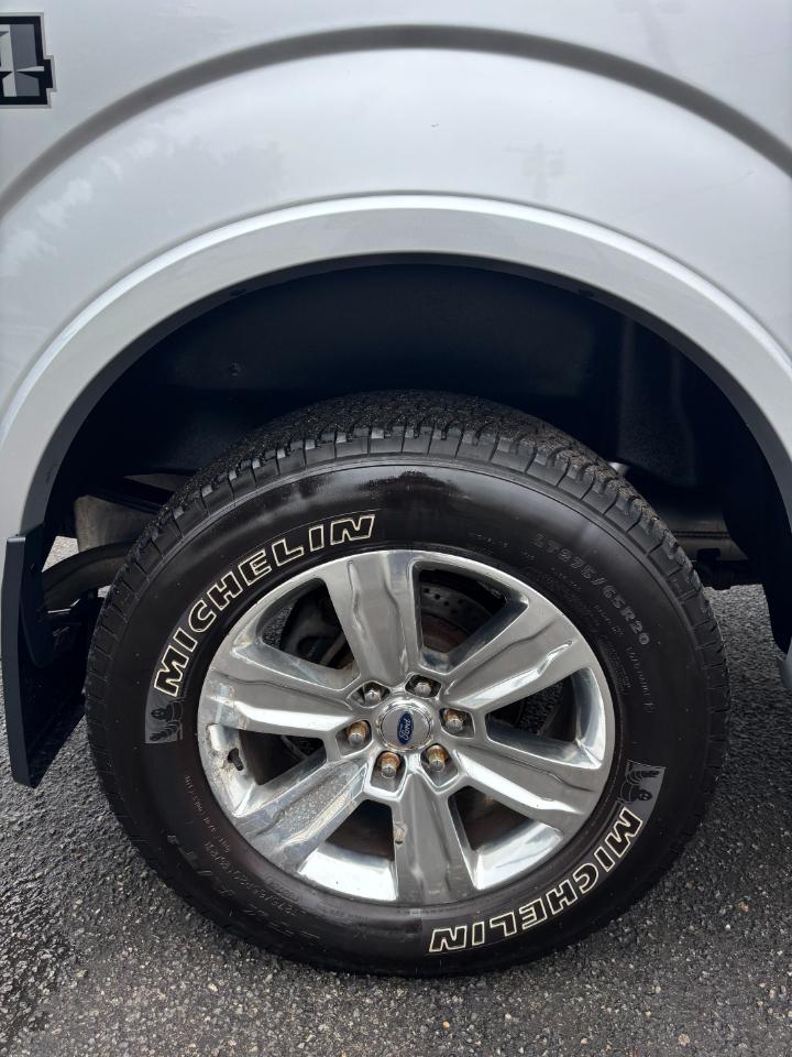 Ford F-150 4WD SuperCrew 145" Platinum 2015