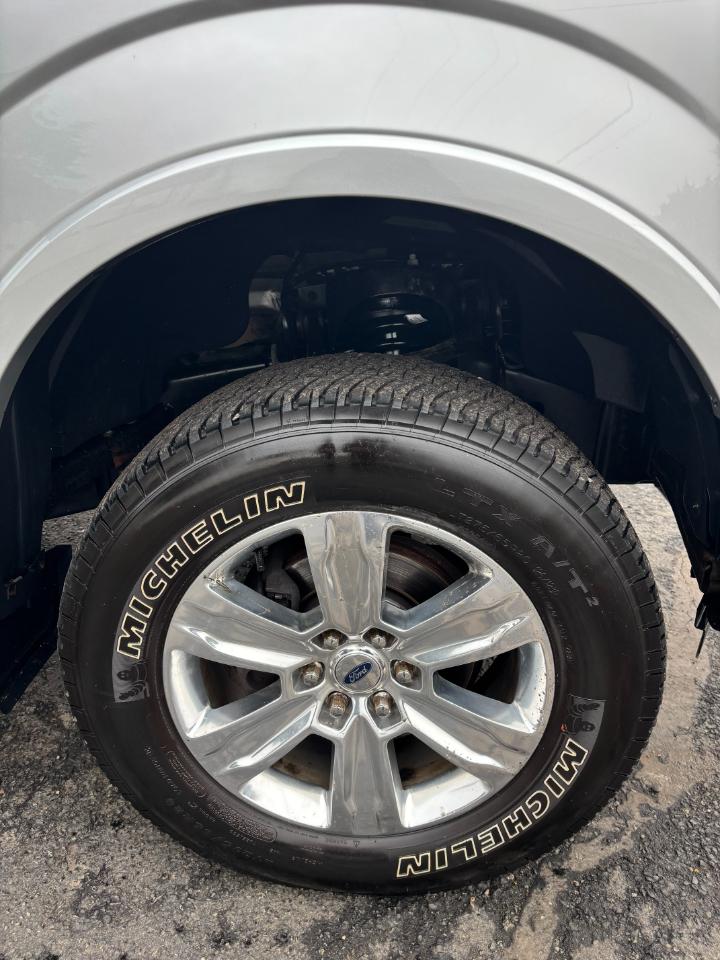 Ford F-150 4WD SuperCrew 145" Platinum 2015