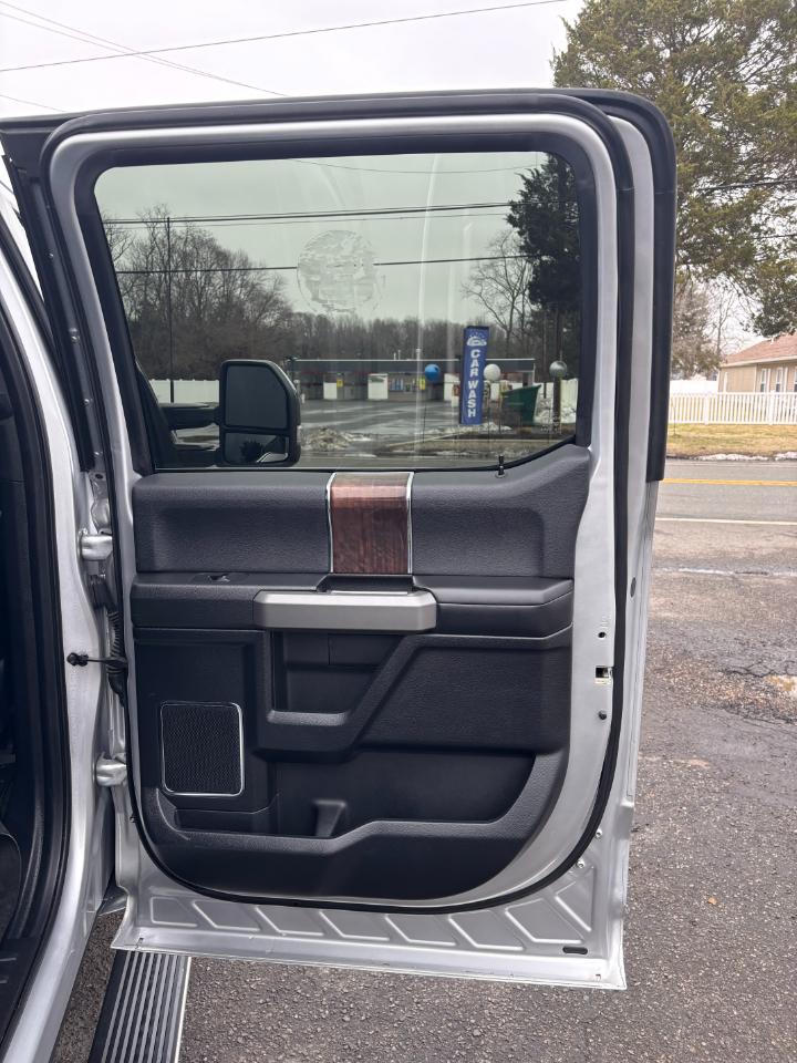 Ford F-150 4WD SuperCrew 145" Platinum 2015