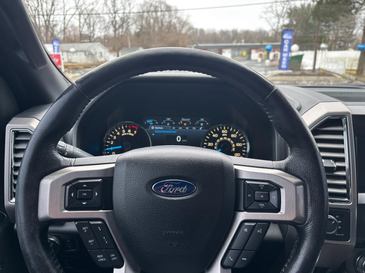 Ford F-150 4WD SuperCrew 145" Platinum 2015