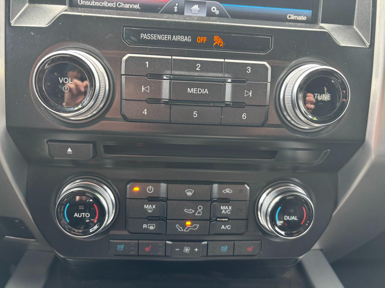 Ford F-150 4WD SuperCrew 145" Platinum 2015