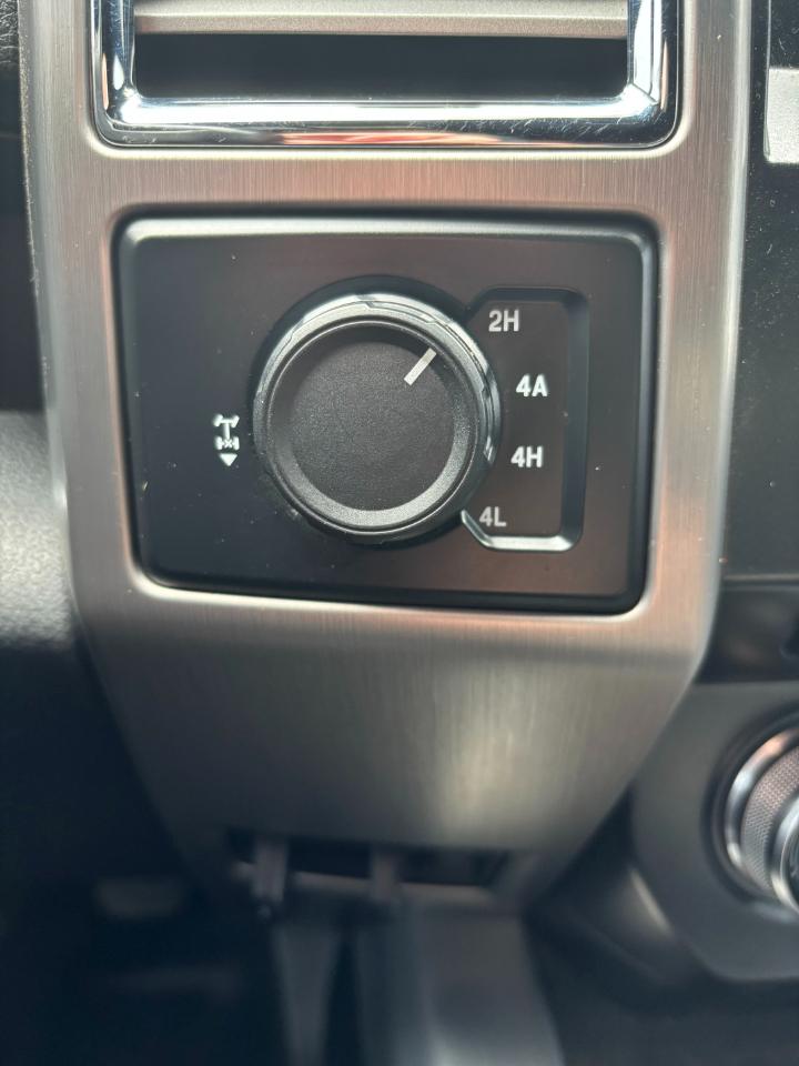 Ford F-150 4WD SuperCrew 145" Platinum 2015