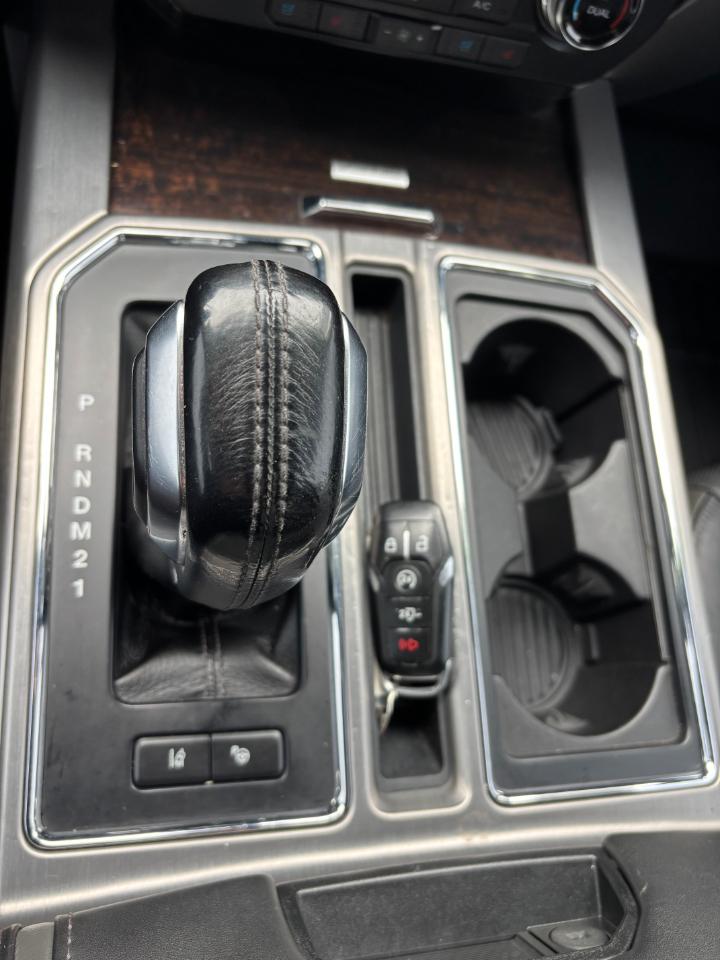 Ford F-150 4WD SuperCrew 145" Platinum 2015